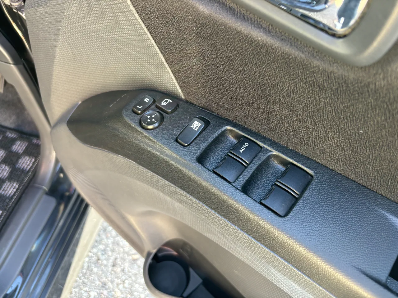 スズキ ソリオ ブラック&ホワイト - 画像 (22)