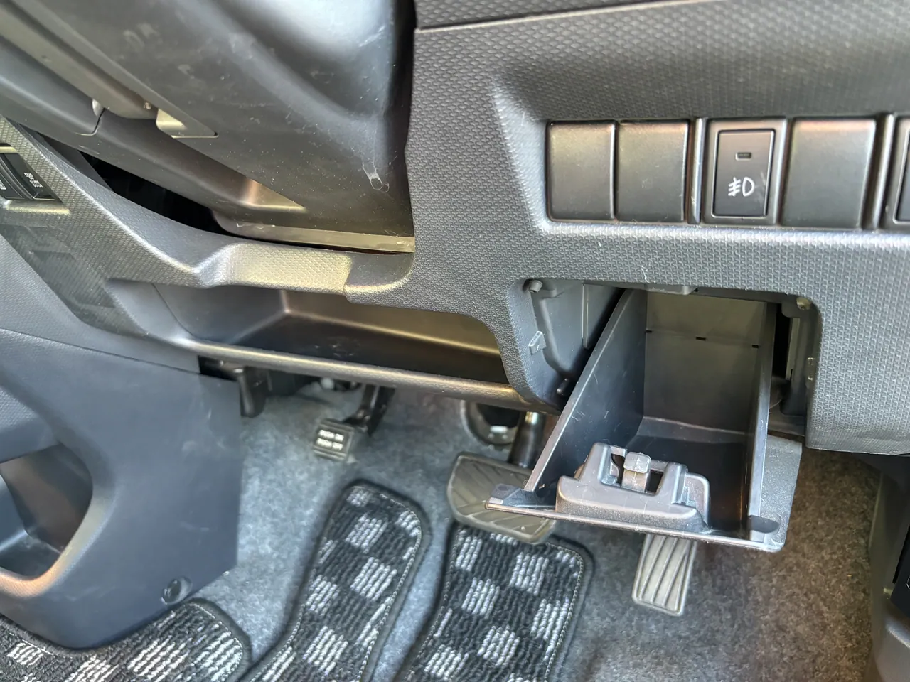 スズキ ソリオ ブラック&ホワイト - 画像 (25)