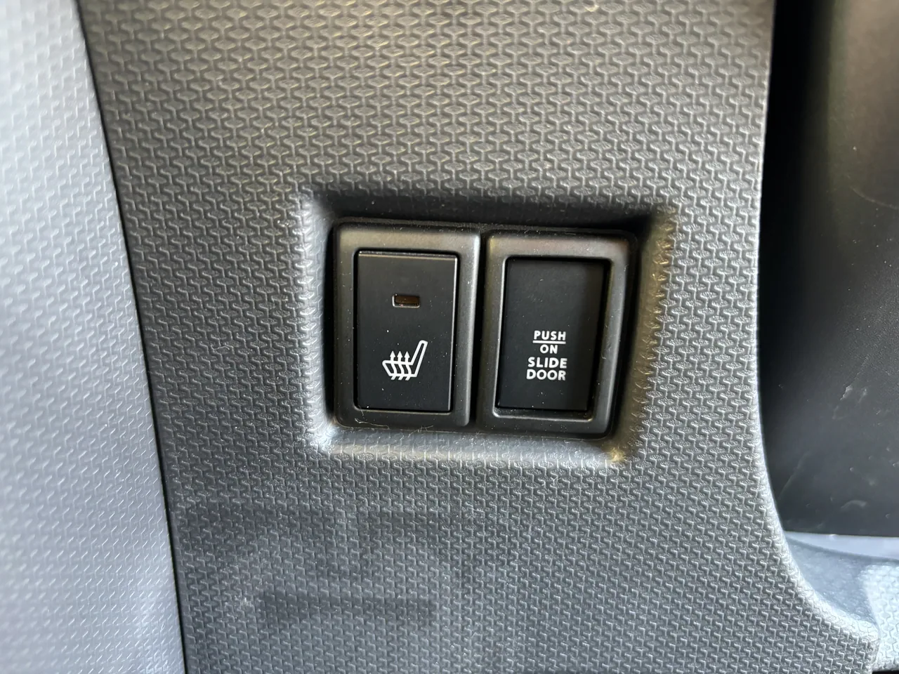 スズキ ソリオ ブラック&ホワイト - 画像 (26)