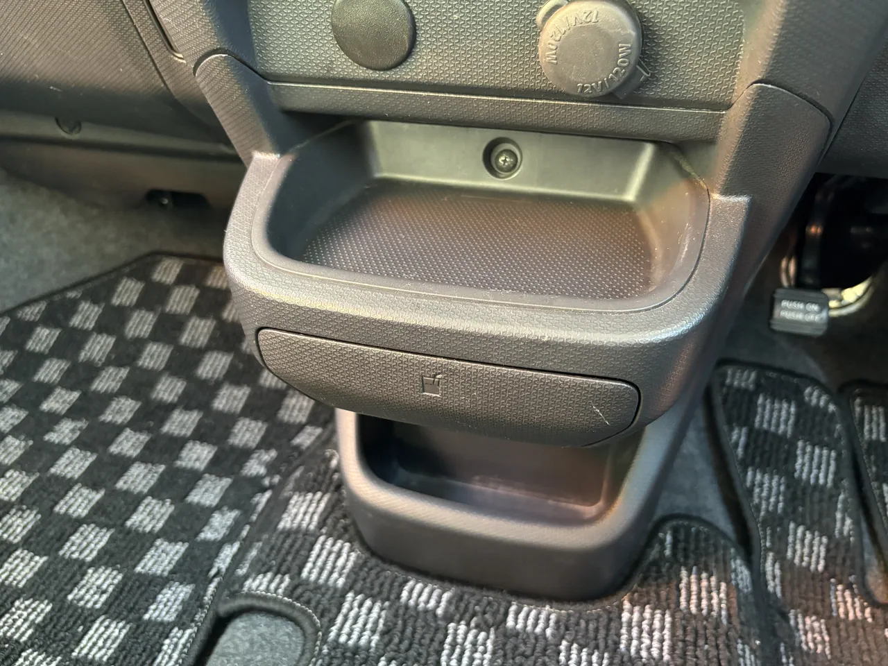 スズキ ソリオ ブラック&ホワイト - 画像 (32)