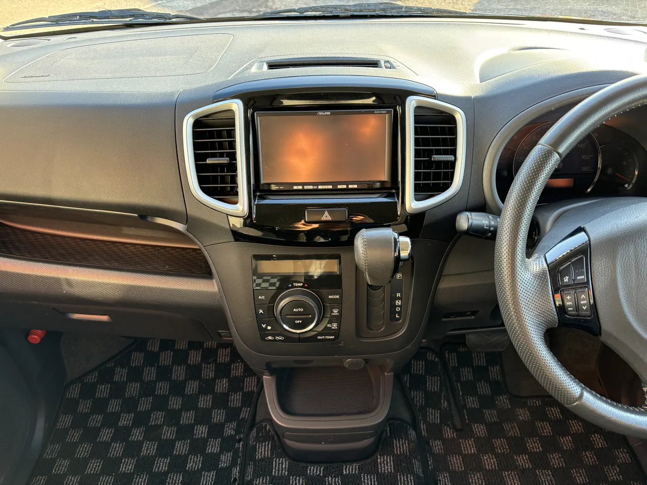 スズキ ソリオ ブラック&ホワイト - 画像 (33)