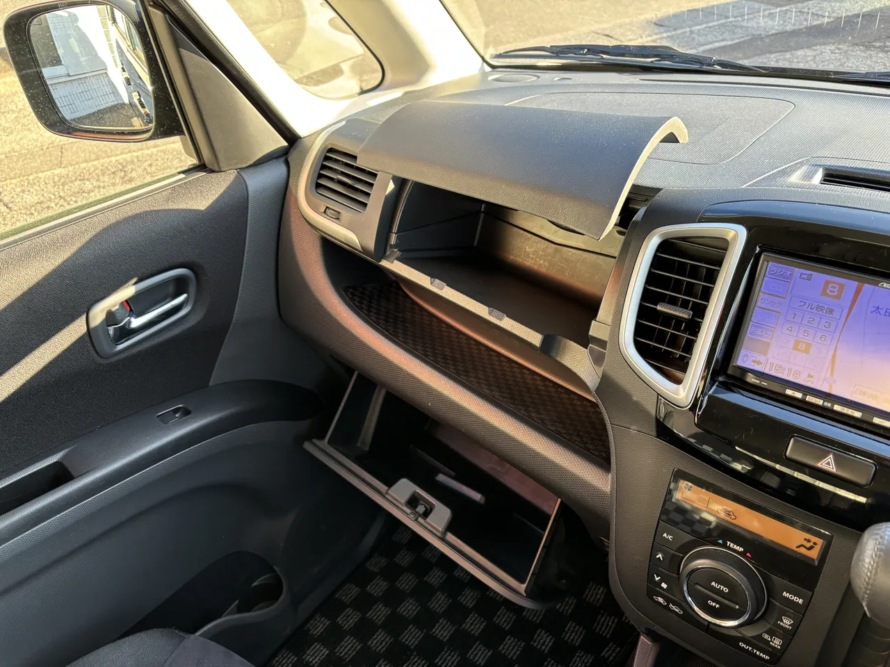 スズキ ソリオ ブラック&ホワイト - 画像 (35)