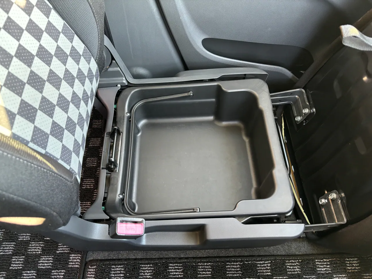 スズキ ソリオ ブラック&ホワイト - 画像 (36)